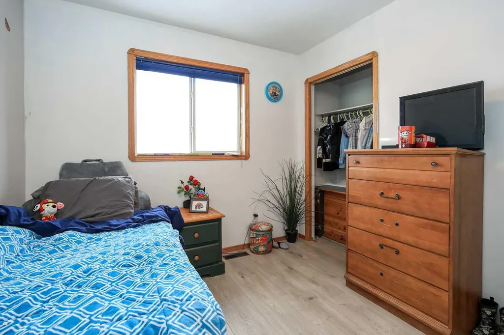 77 Duval Crescent Red Deer AB T4R 2Y7