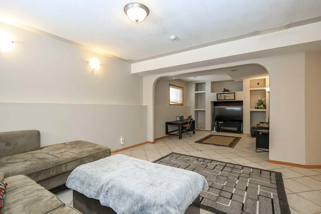 77 Duval Crescent Red Deer AB T4R 2Y7