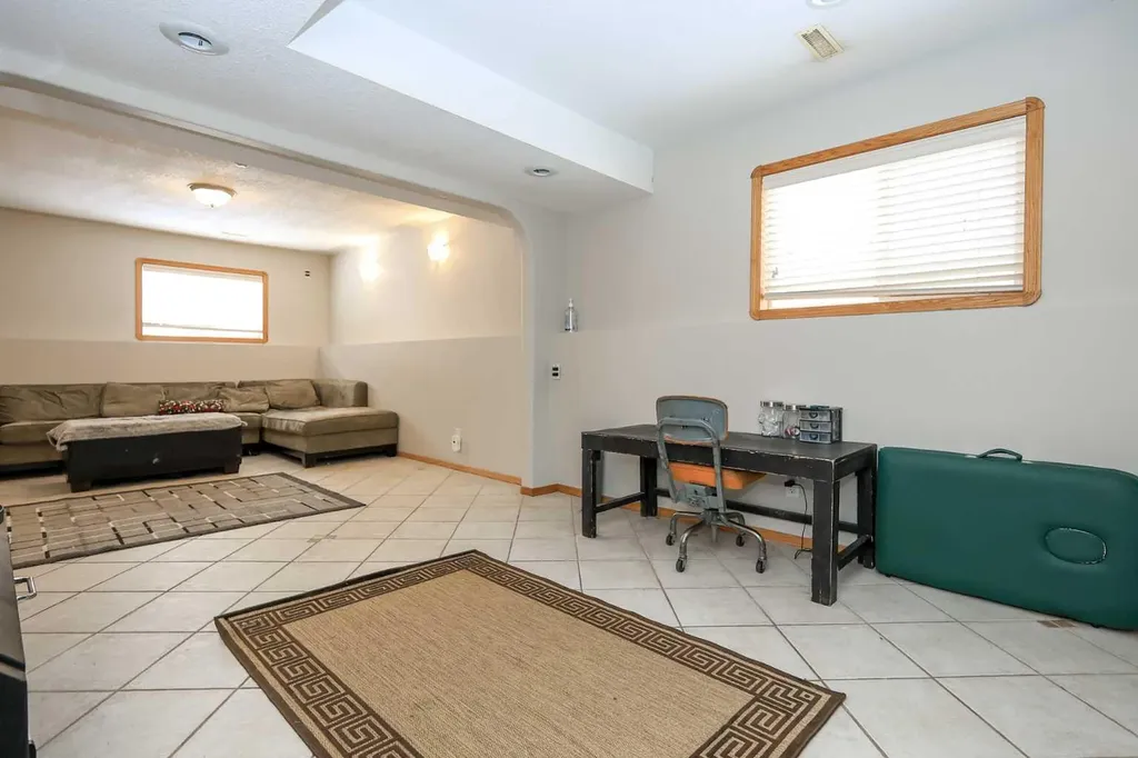 77 Duval Crescent Red Deer AB T4R 2Y7