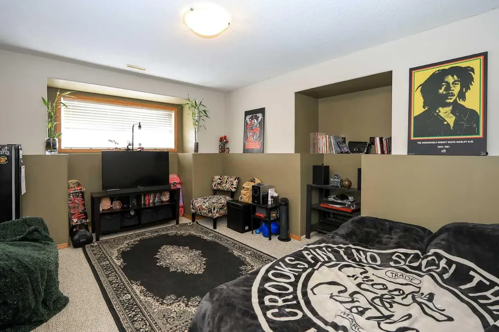 77 Duval Crescent Red Deer AB T4R 2Y7