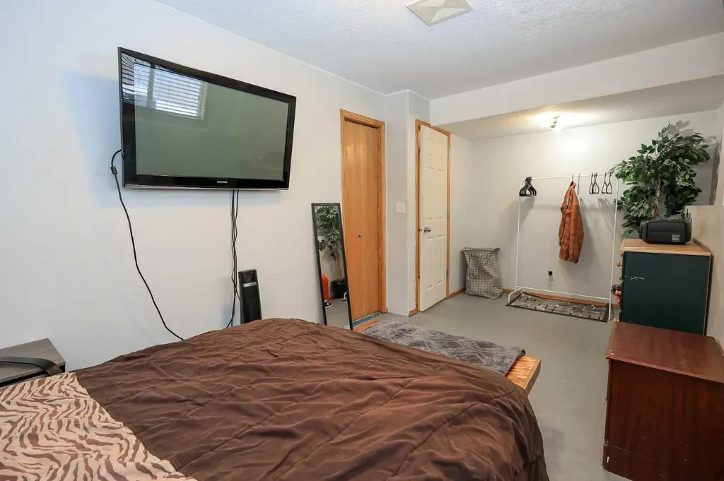 77 Duval Crescent Red Deer AB T4R 2Y7