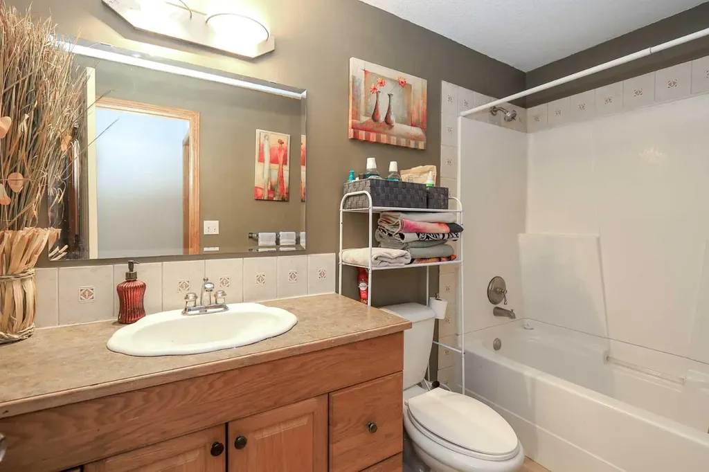 77 Duval Crescent Red Deer AB T4R 2Y7