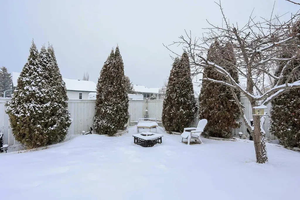 77 Duval Crescent Red Deer AB T4R 2Y7
