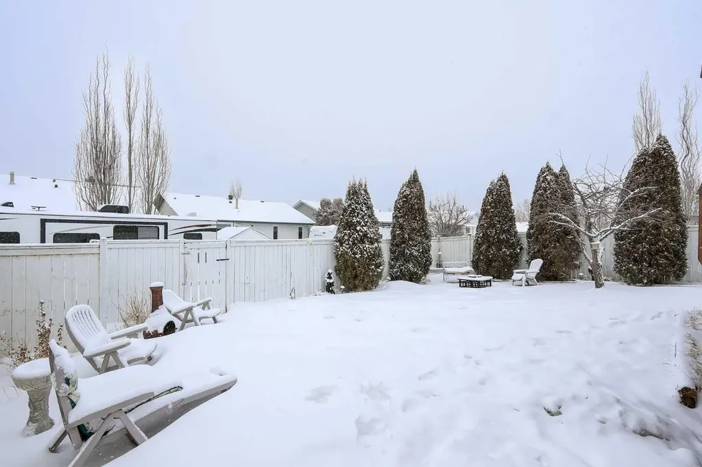 77 Duval Crescent Red Deer AB T4R 2Y7