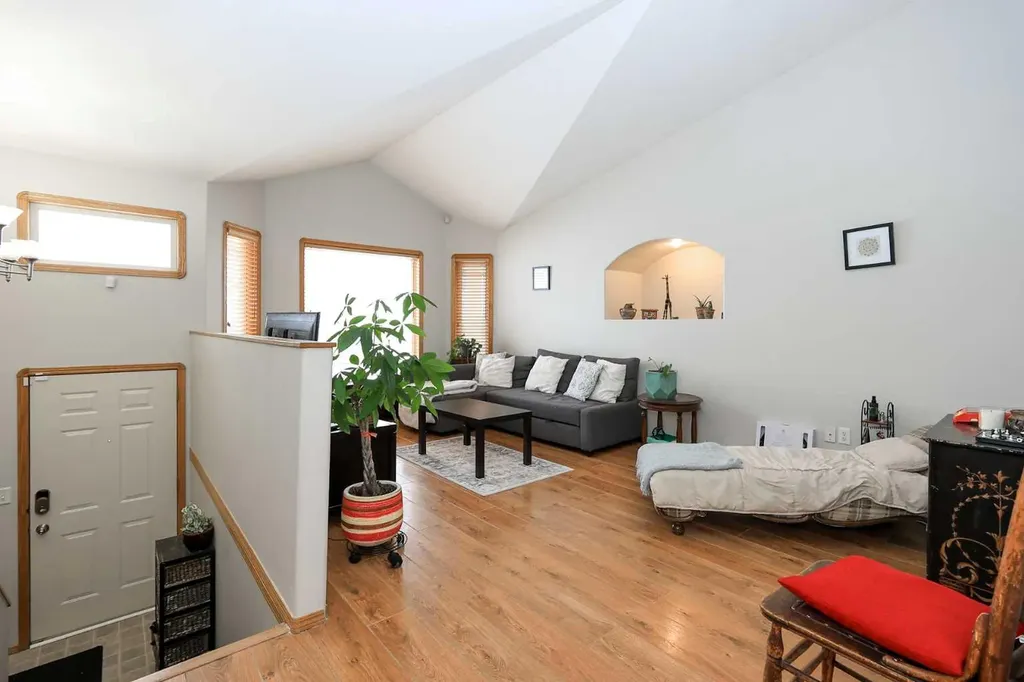 77 Duval Crescent Red Deer AB T4R 2Y7