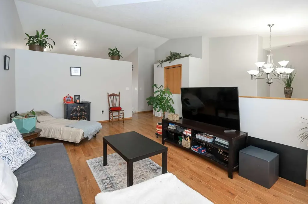 77 Duval Crescent Red Deer AB T4R 2Y7