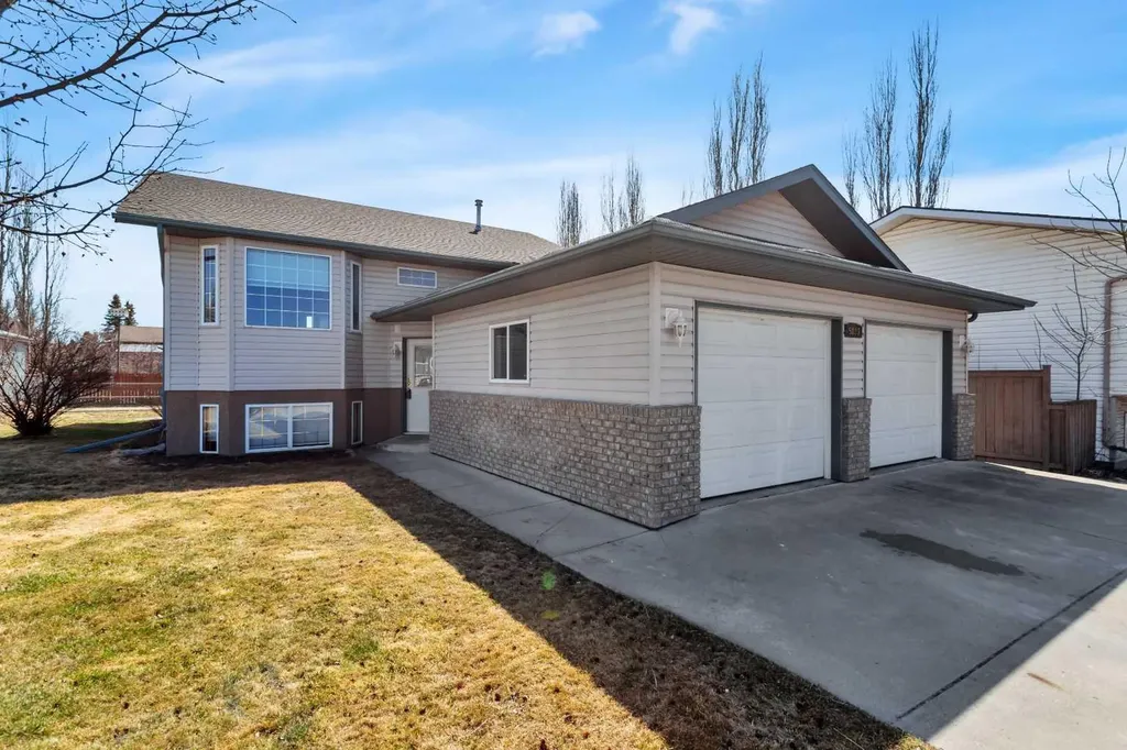 5823 60 Avenue Rocky Mountain House AB T4T 1K2
