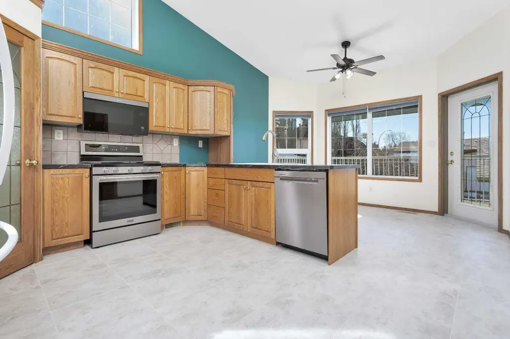 5823 60 Avenue Rocky Mountain House AB T4T 1K2