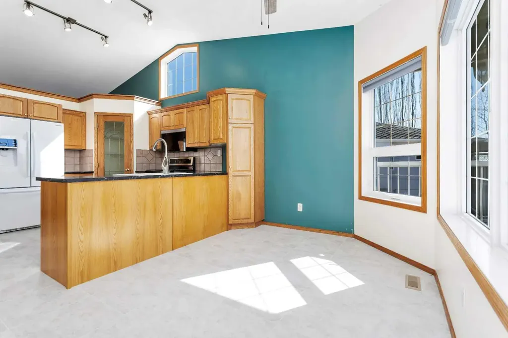 5823 60 Avenue Rocky Mountain House AB T4T 1K2