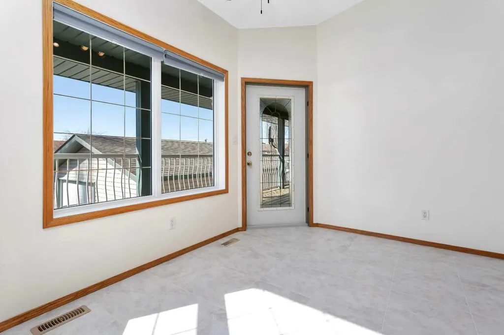 5823 60 Avenue Rocky Mountain House AB T4T 1K2