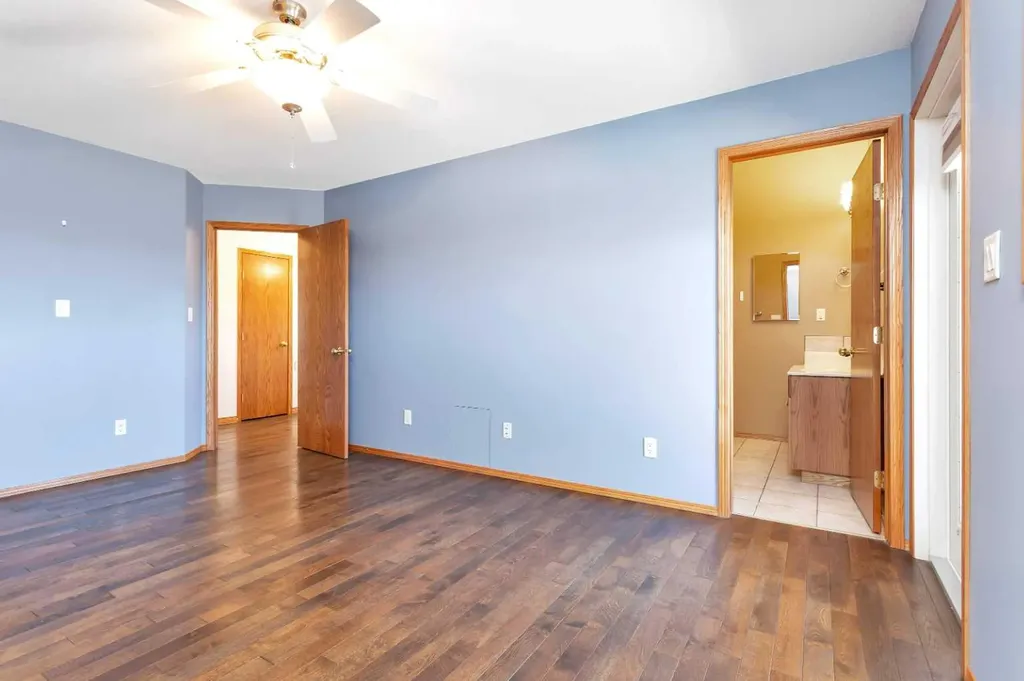 5823 60 Avenue Rocky Mountain House AB T4T 1K2