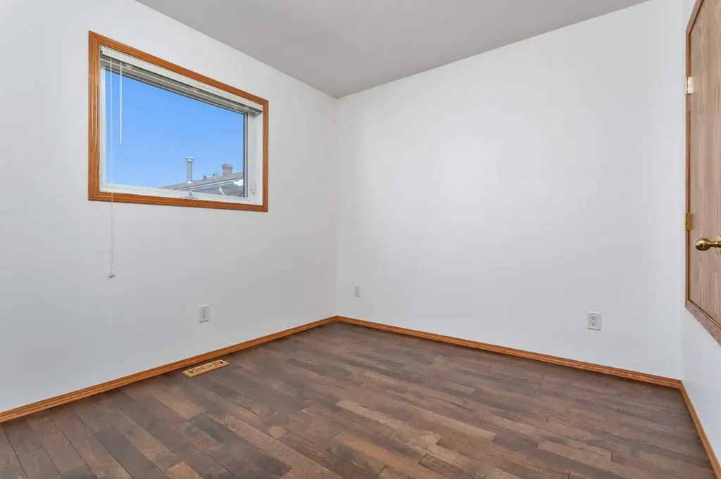 5823 60 Avenue Rocky Mountain House AB T4T 1K2