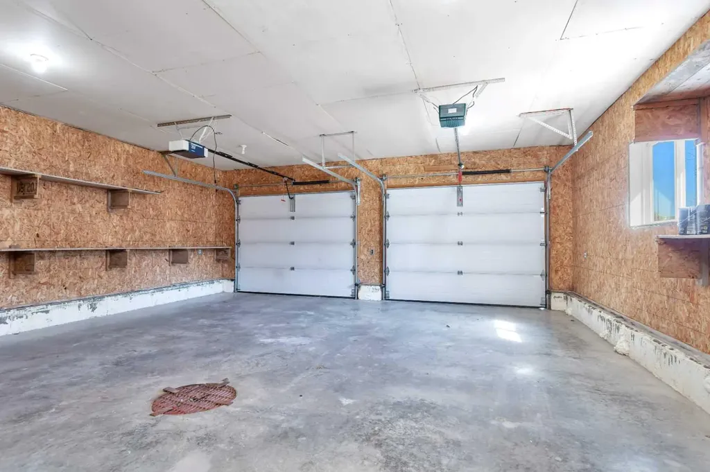 5823 60 Avenue Rocky Mountain House AB T4T 1K2