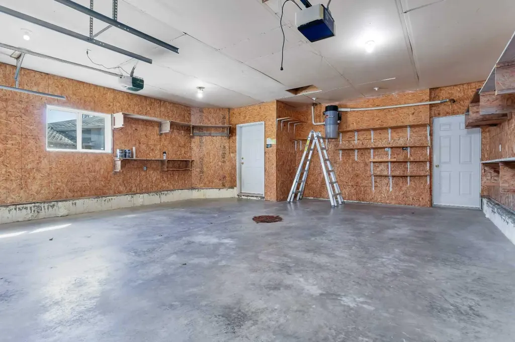 5823 60 Avenue Rocky Mountain House AB T4T 1K2