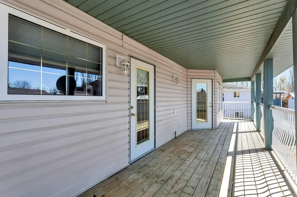 5823 60 Avenue Rocky Mountain House AB T4T 1K2
