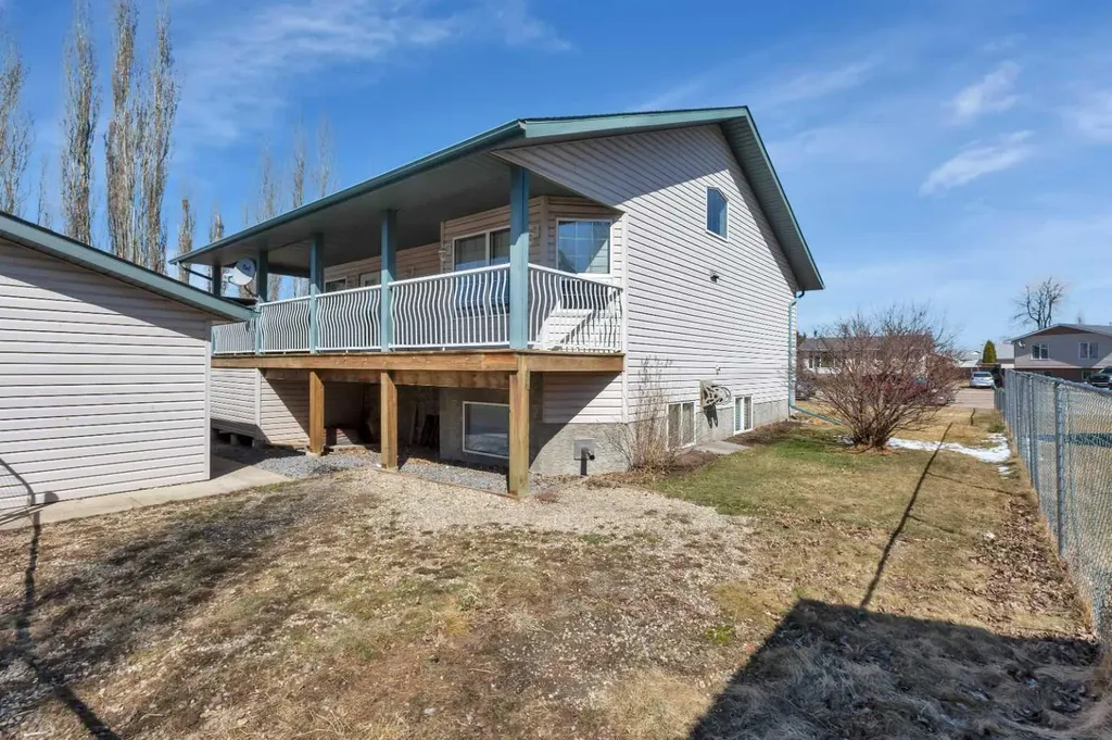 5823 60 Avenue Rocky Mountain House AB T4T 1K2