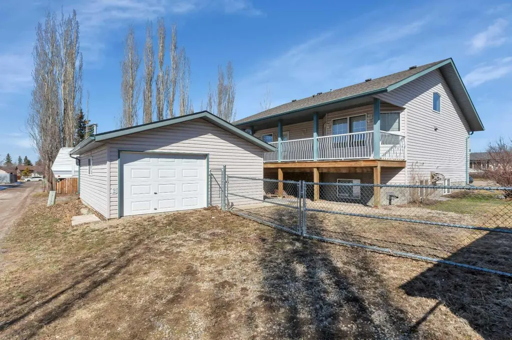 5823 60 Avenue Rocky Mountain House AB T4T 1K2