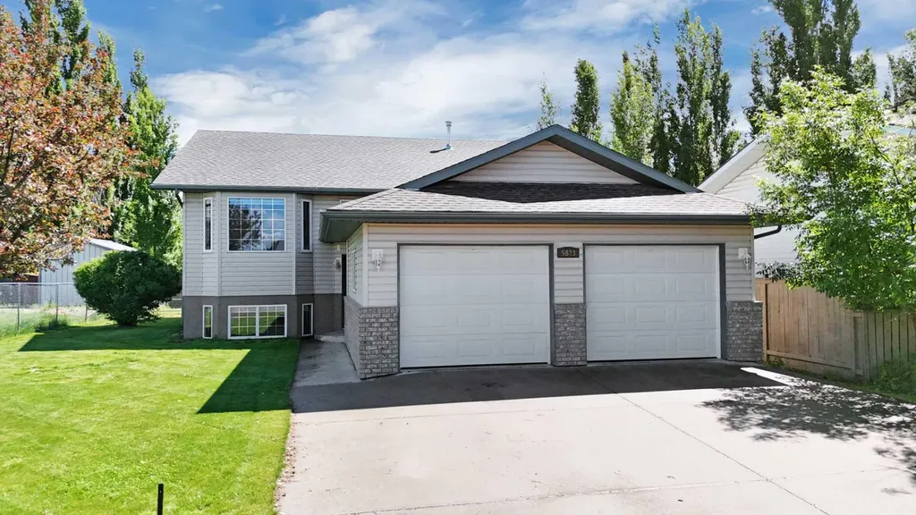 5823 60 Avenue Rocky Mountain House AB T4T 1K2