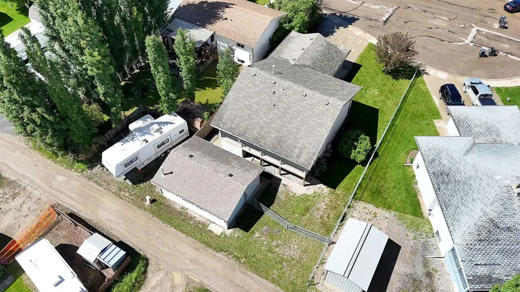 5823 60 Avenue Rocky Mountain House AB T4T 1K2