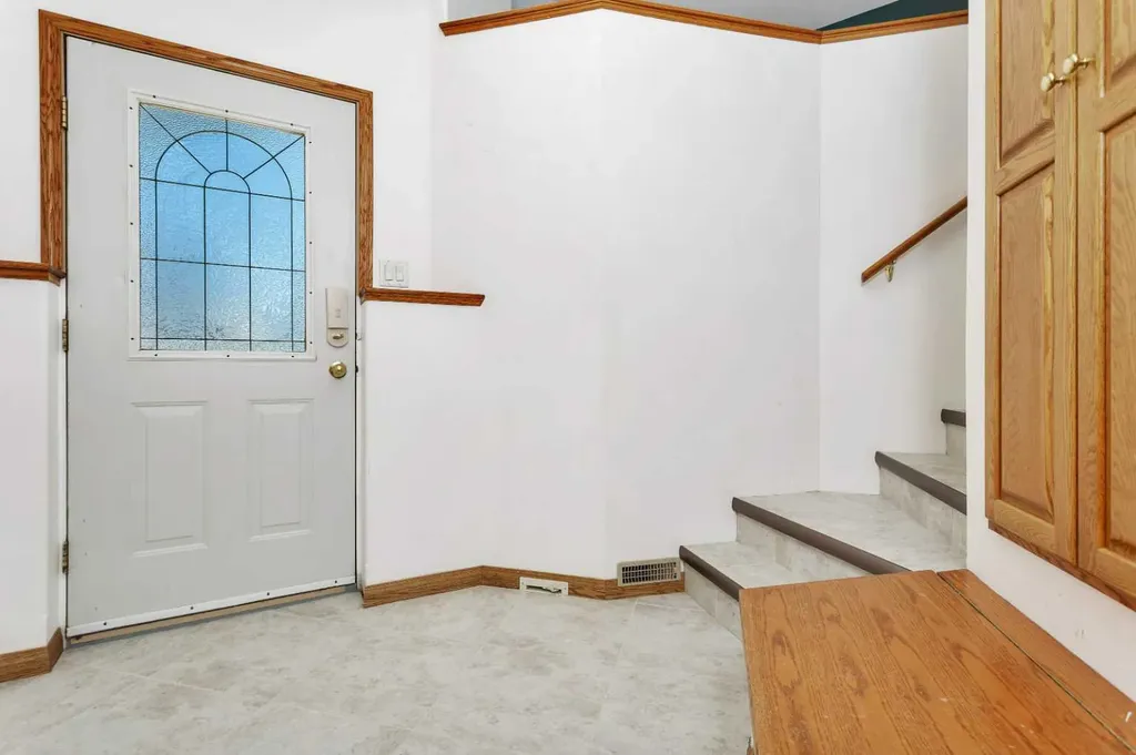 5823 60 Avenue Rocky Mountain House AB T4T 1K2