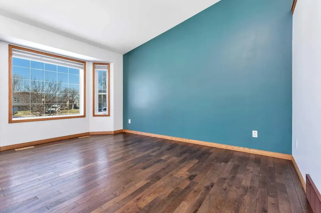 5823 60 Avenue Rocky Mountain House AB T4T 1K2