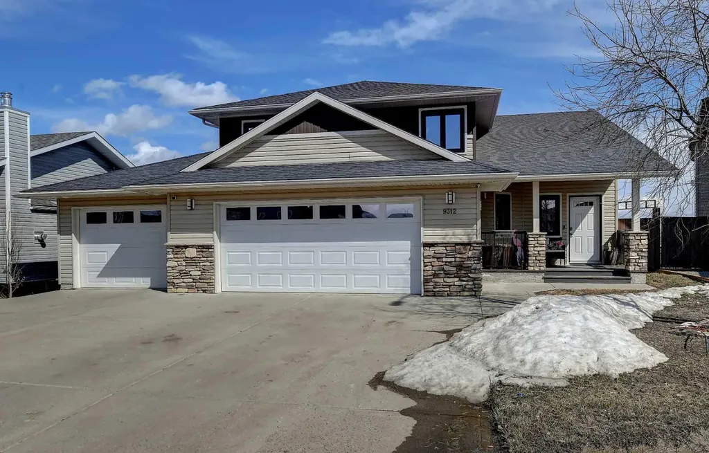 9312 102 Street Sexsmith AB T0H 3C0