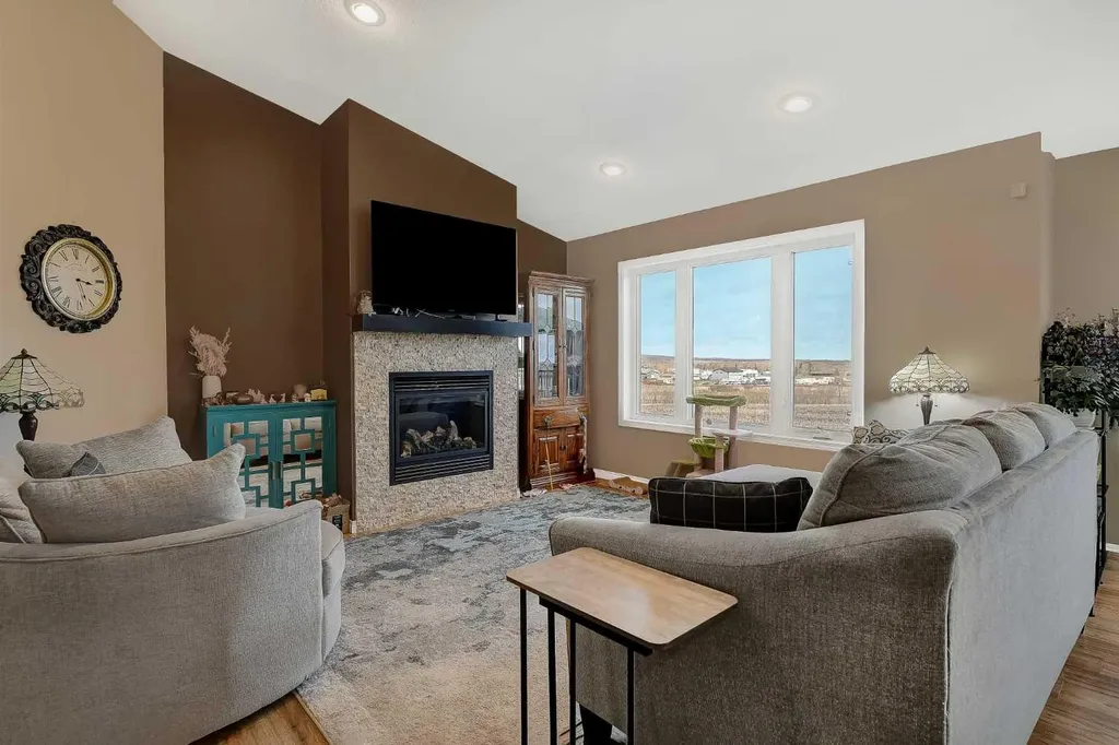 9312 102 Street Sexsmith AB T0H 3C0