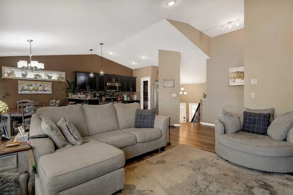 9312 102 Street Sexsmith AB T0H 3C0