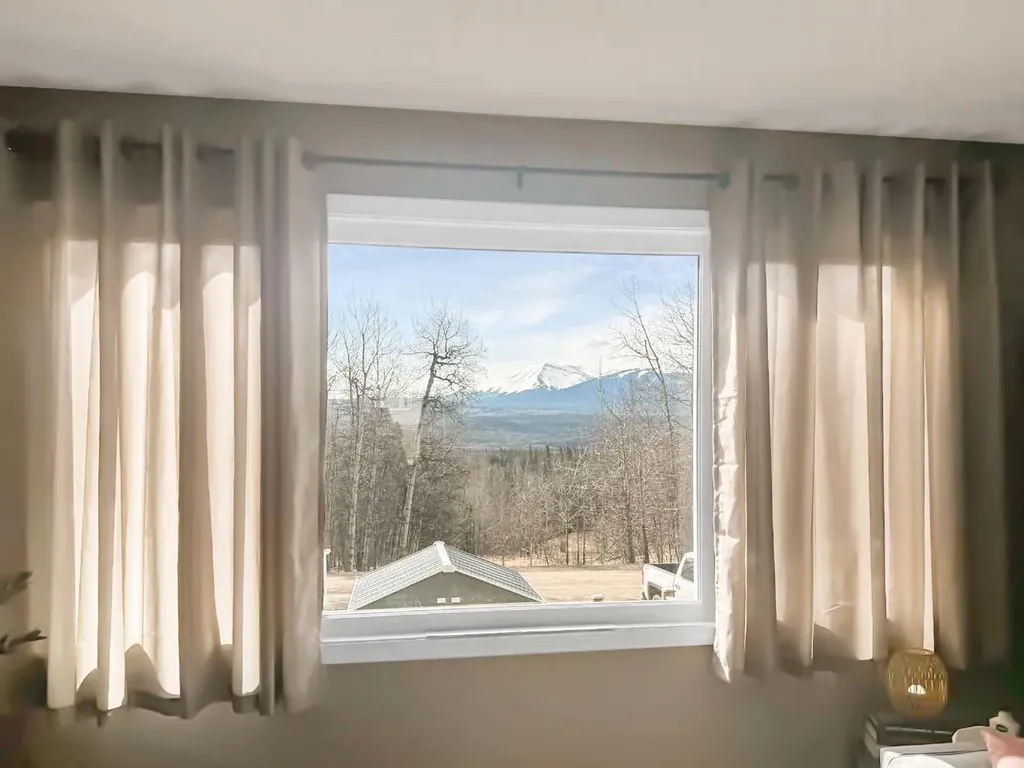 49 97th Avenue Grande Cache AB T0E0Y0