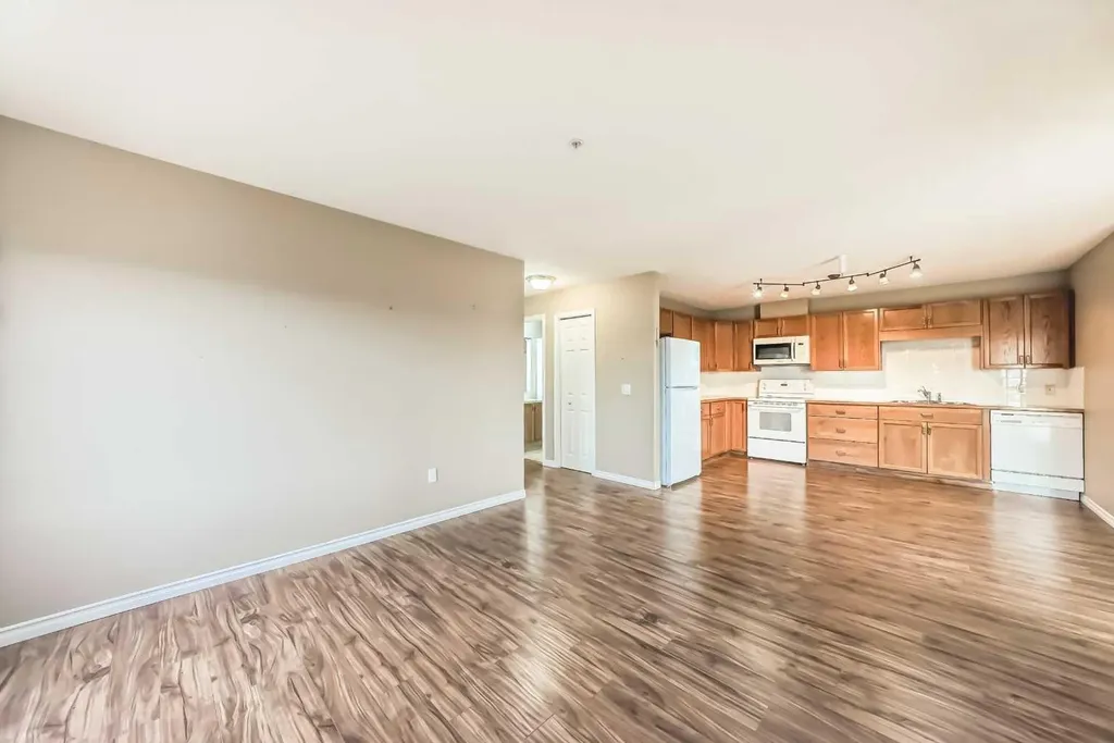 305 1 Avenue NW Airdrie AB T4B 2M5