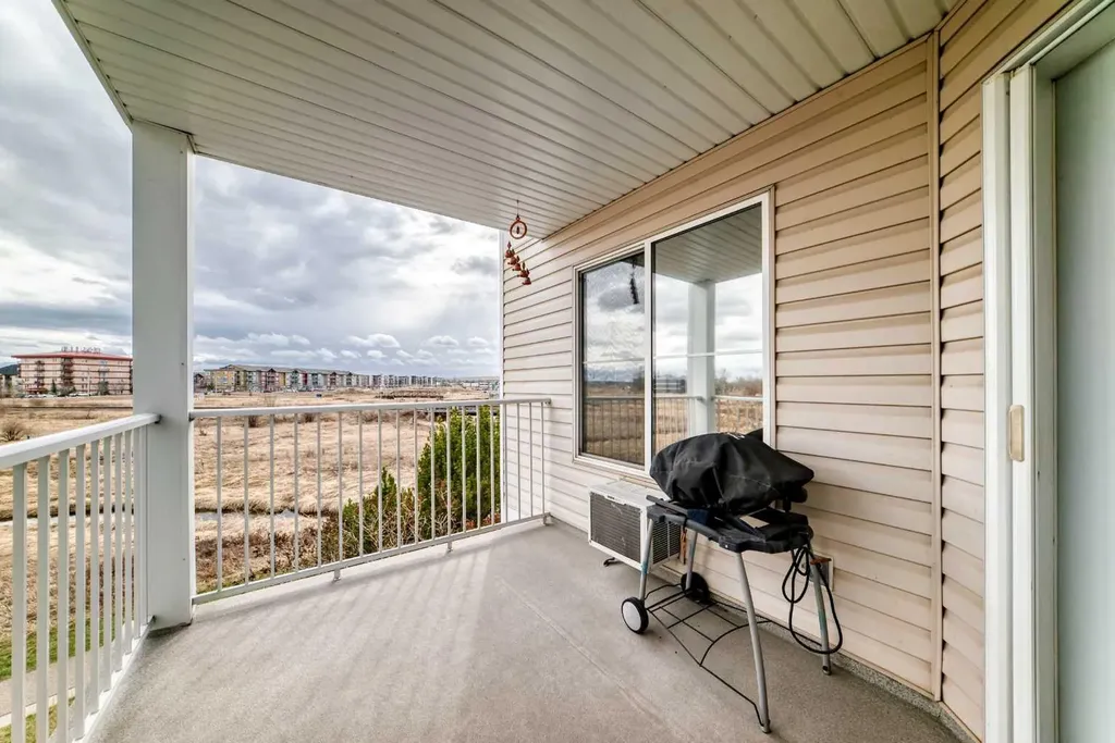 305 1 Avenue NW Airdrie AB T4B 2M5