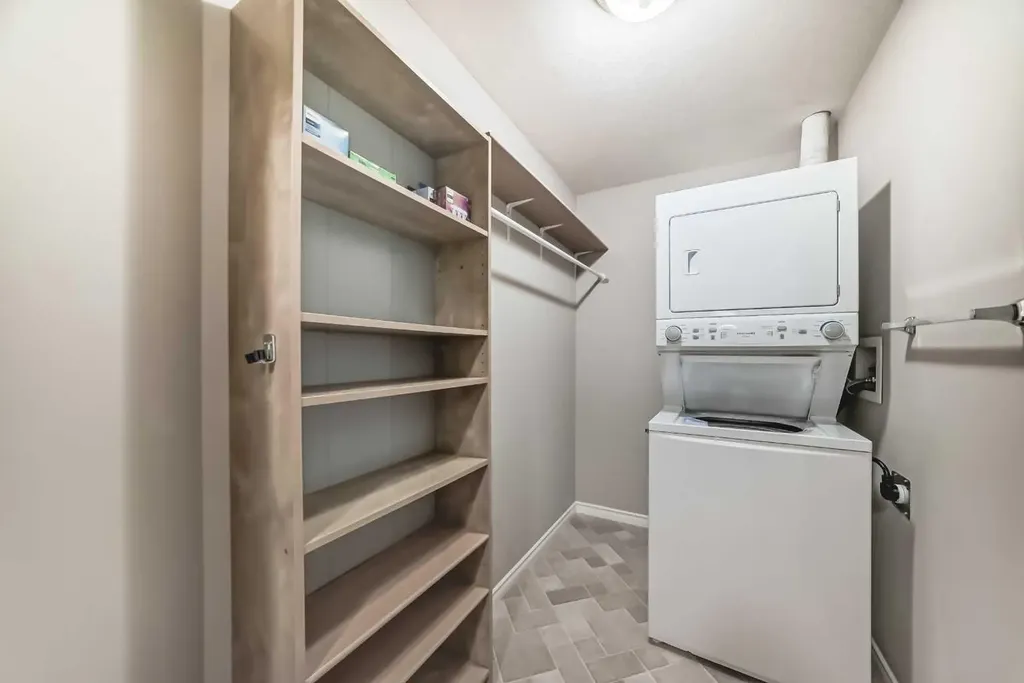 305 1 Avenue NW Airdrie AB T4B 2M5
