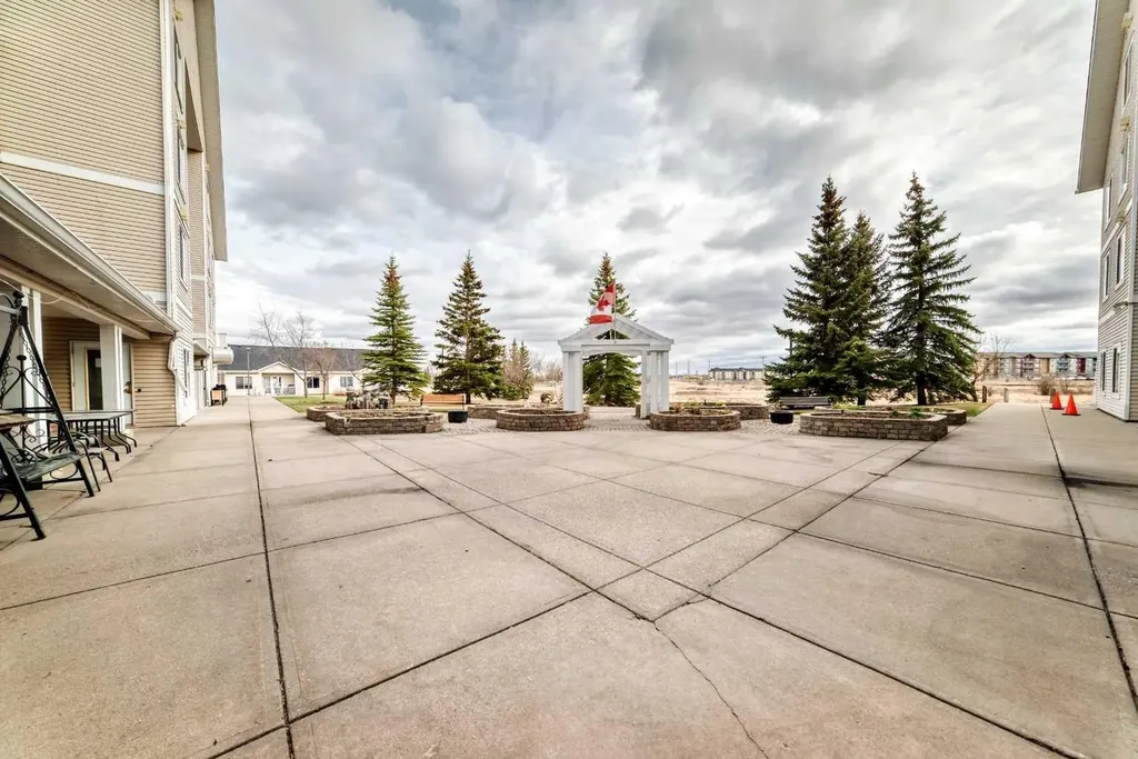 305 1 Avenue NW Airdrie AB T4B 2M5