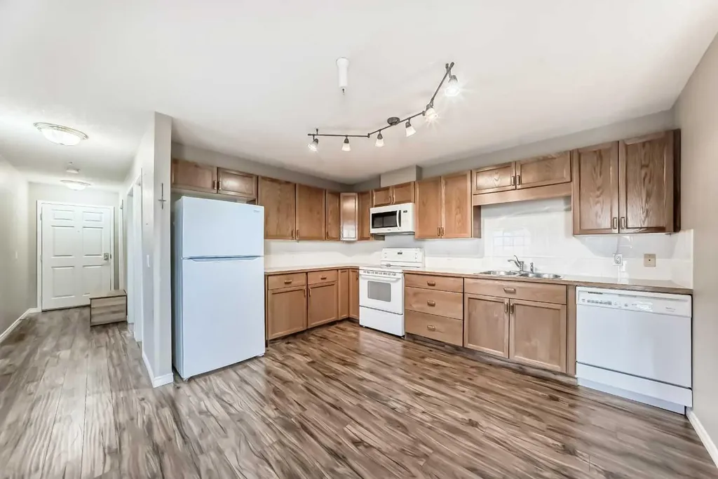 305 1 Avenue NW Airdrie AB T4B 2M5