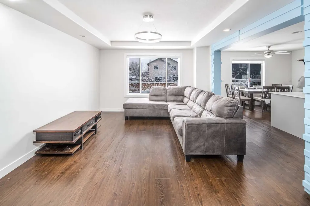 125 Coventry Crescent NE Calgary AB T3K 4Y9