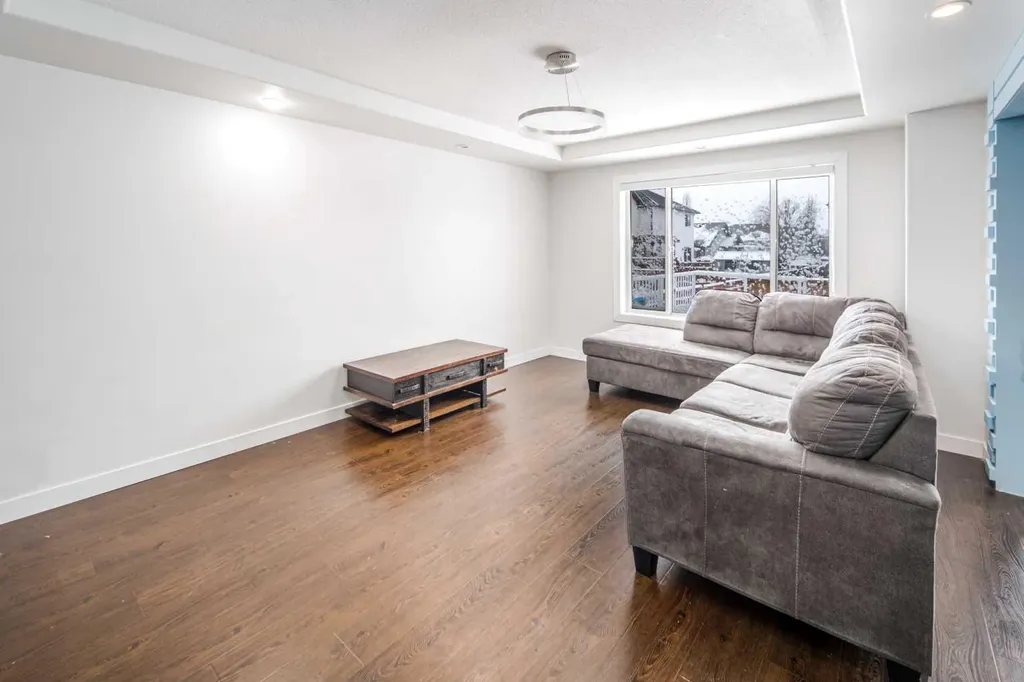 125 Coventry Crescent NE Calgary AB T3K 4Y9