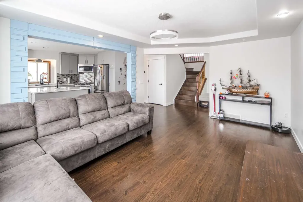 125 Coventry Crescent NE Calgary AB T3K 4Y9