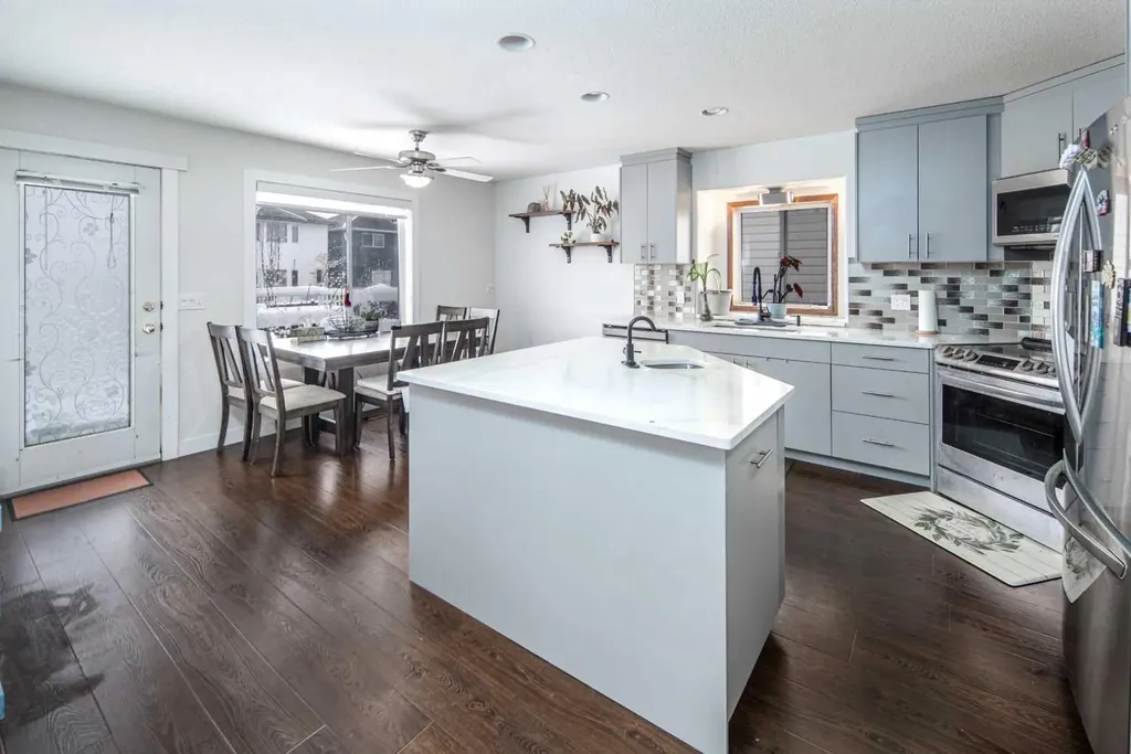 125 Coventry Crescent NE Calgary AB T3K 4Y9