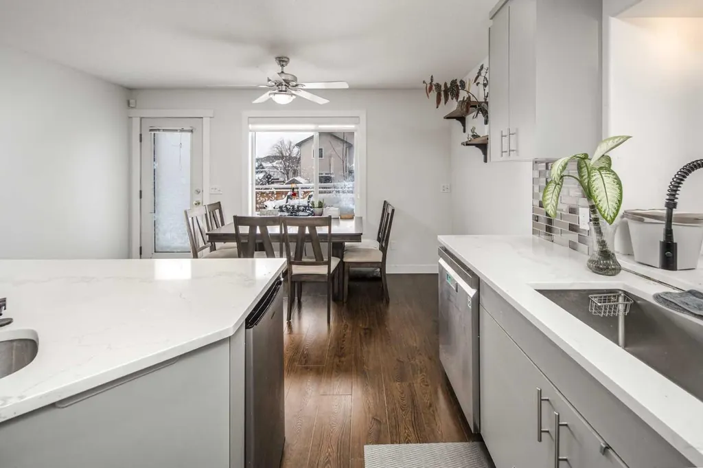 125 Coventry Crescent NE Calgary AB T3K 4Y9