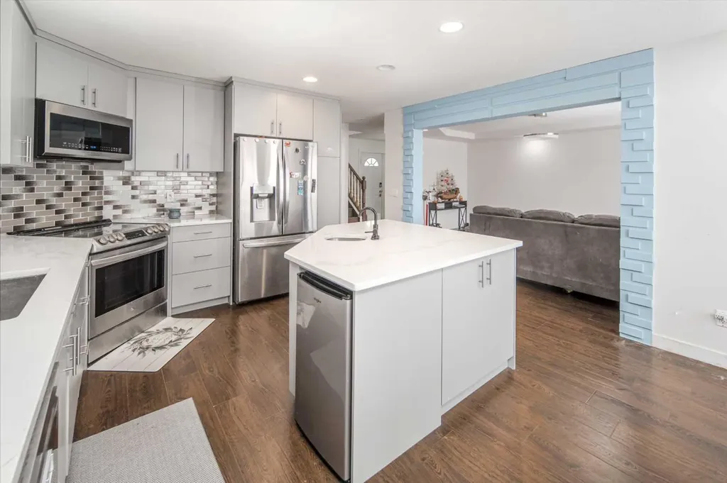 125 Coventry Crescent NE Calgary AB T3K 4Y9