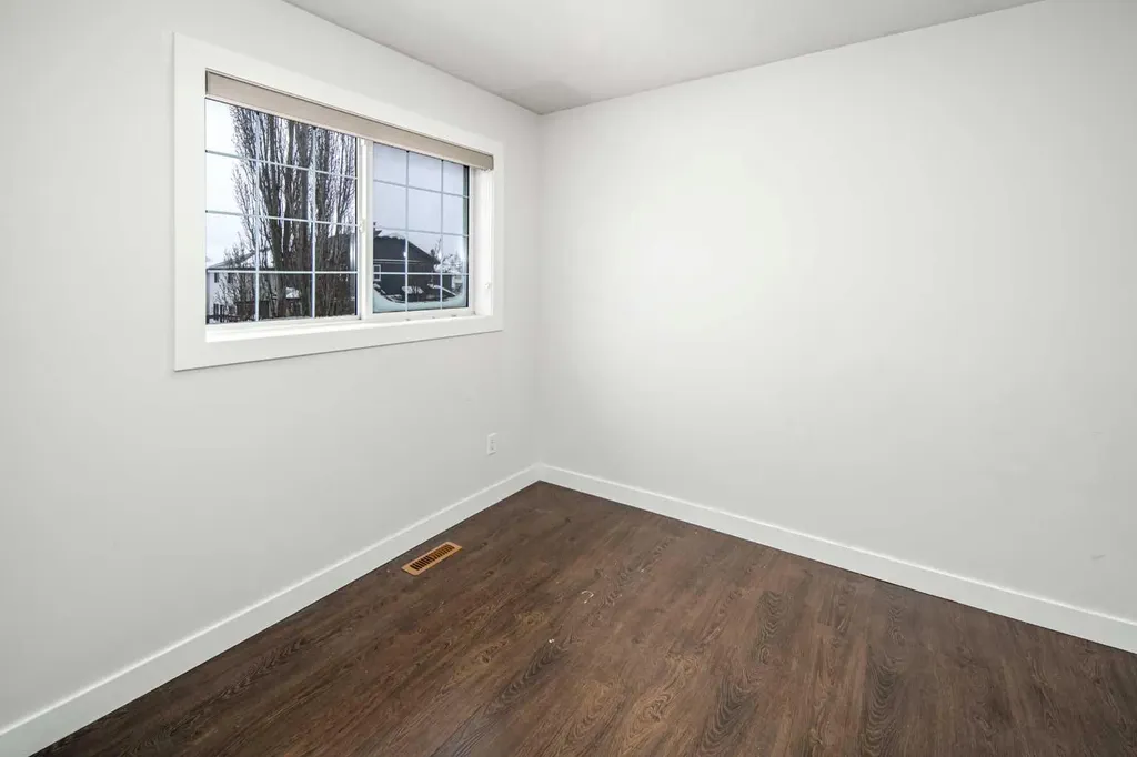 125 Coventry Crescent NE Calgary AB T3K 4Y9