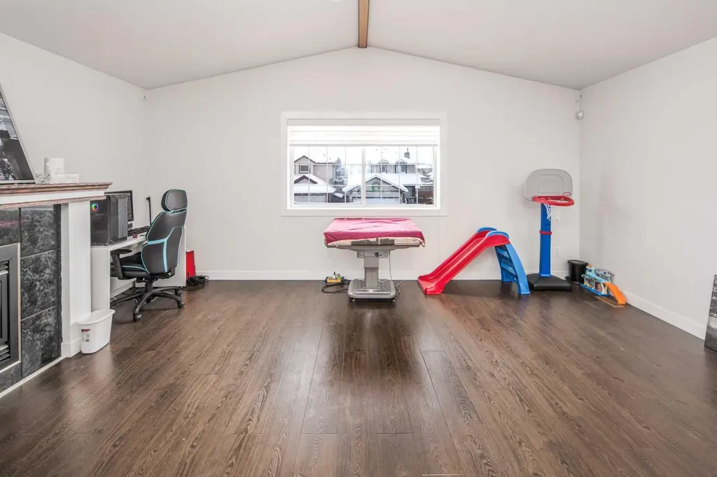 125 Coventry Crescent NE Calgary AB T3K 4Y9