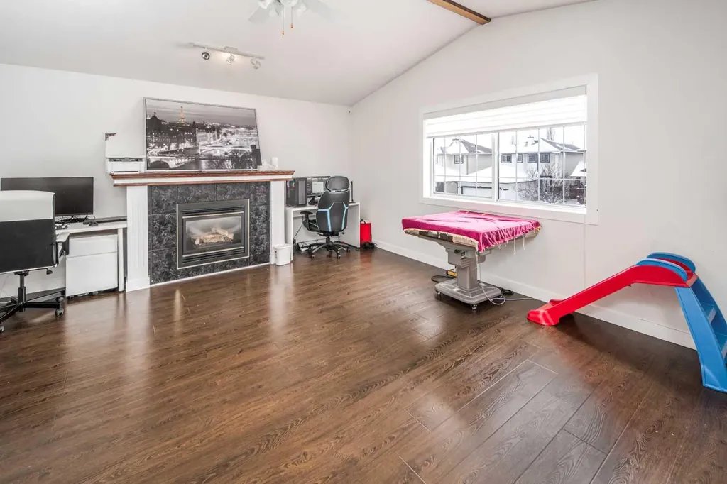125 Coventry Crescent NE Calgary AB T3K 4Y9