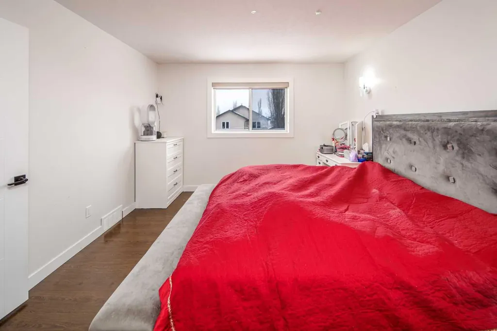 125 Coventry Crescent NE Calgary AB T3K 4Y9