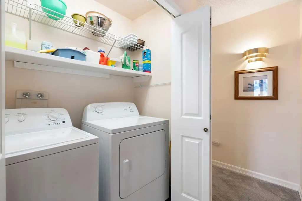 118 Shawnee Place SW Calgary AB T2Y1X1