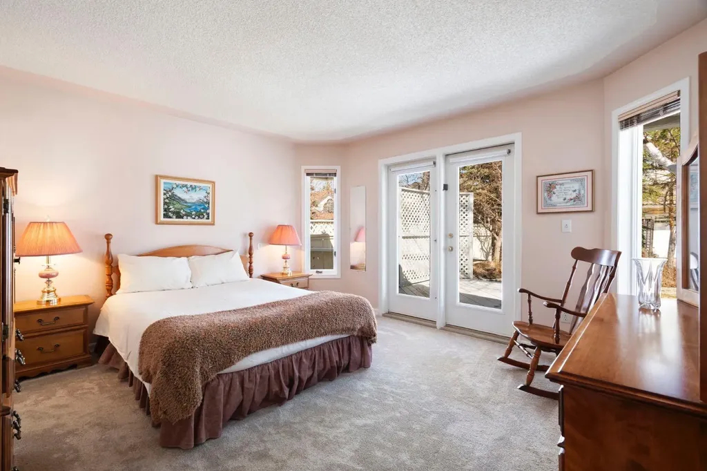 118 Shawnee Place SW Calgary AB T2Y1X1