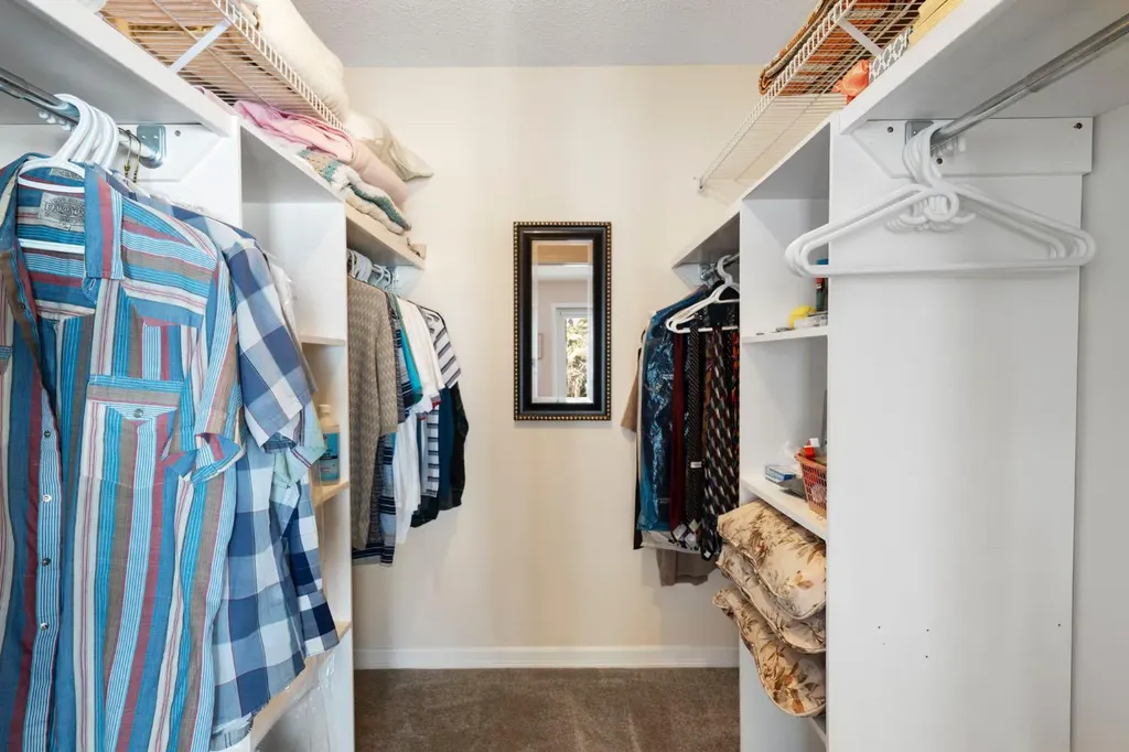 118 Shawnee Place SW Calgary AB T2Y1X1