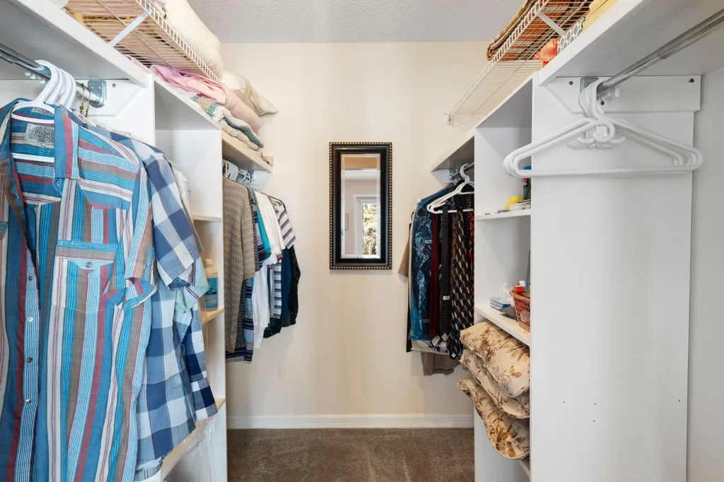 118 Shawnee Place SW Calgary AB T2Y1X1