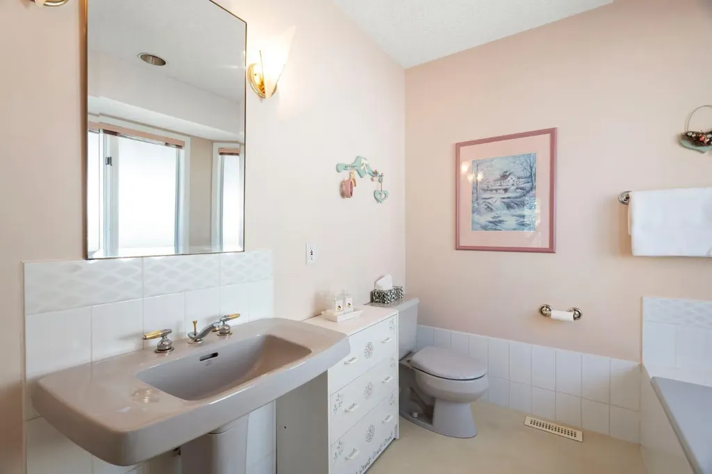 118 Shawnee Place SW Calgary AB T2Y1X1