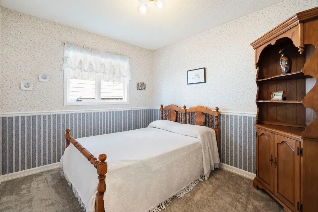 118 Shawnee Place SW Calgary AB T2Y1X1